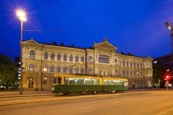 Ateneum at night